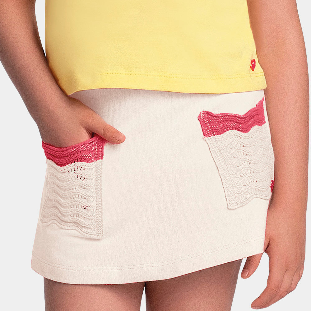 Short Saia Moletinho Com Bolsos Em Tricô Fakini Feminino