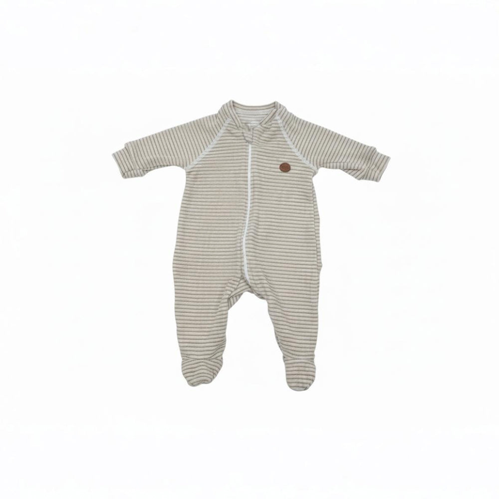 Macacão Manga Longa Mini e Co Zíper Plush Listrado Masculino - Bege