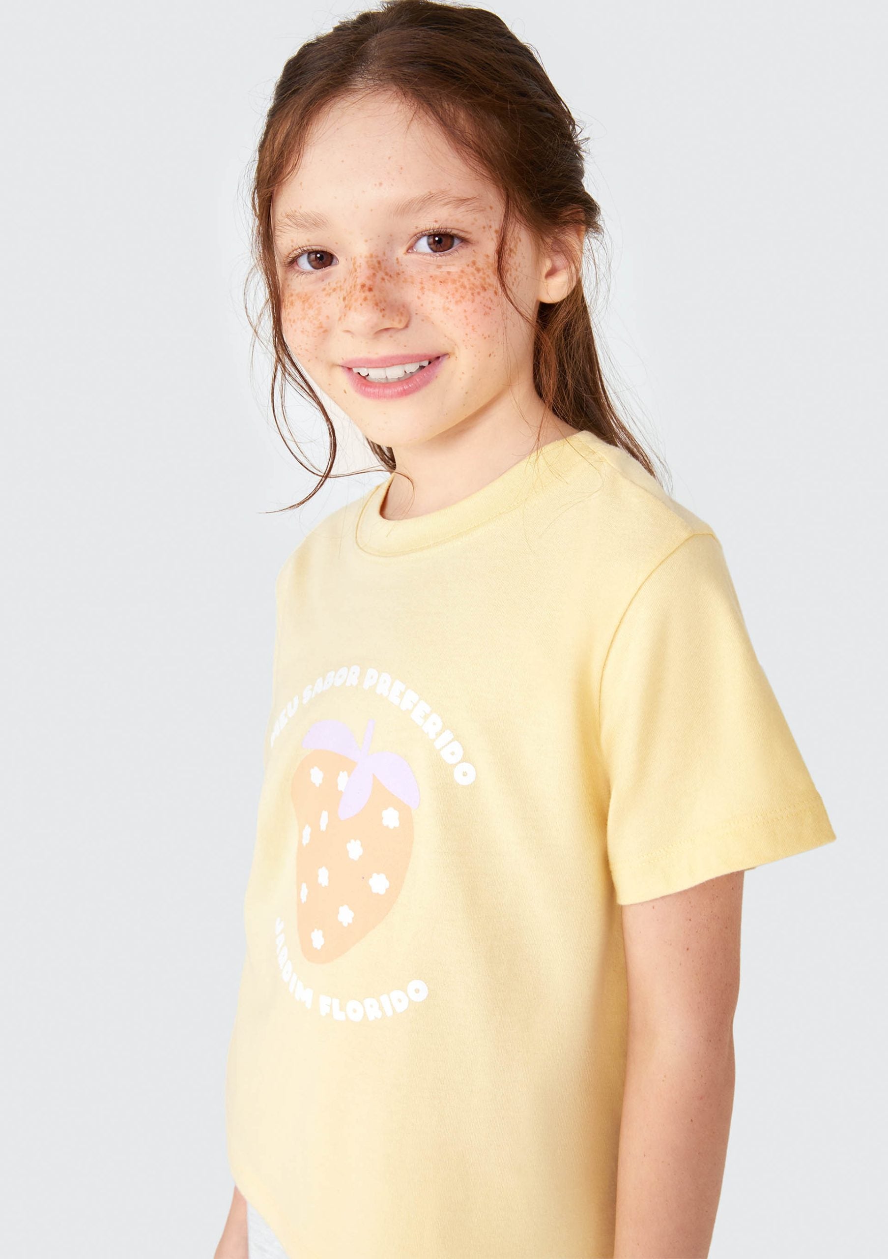 Pijama Manga Curta e Shorts Morango Hering Infantil - Feminino