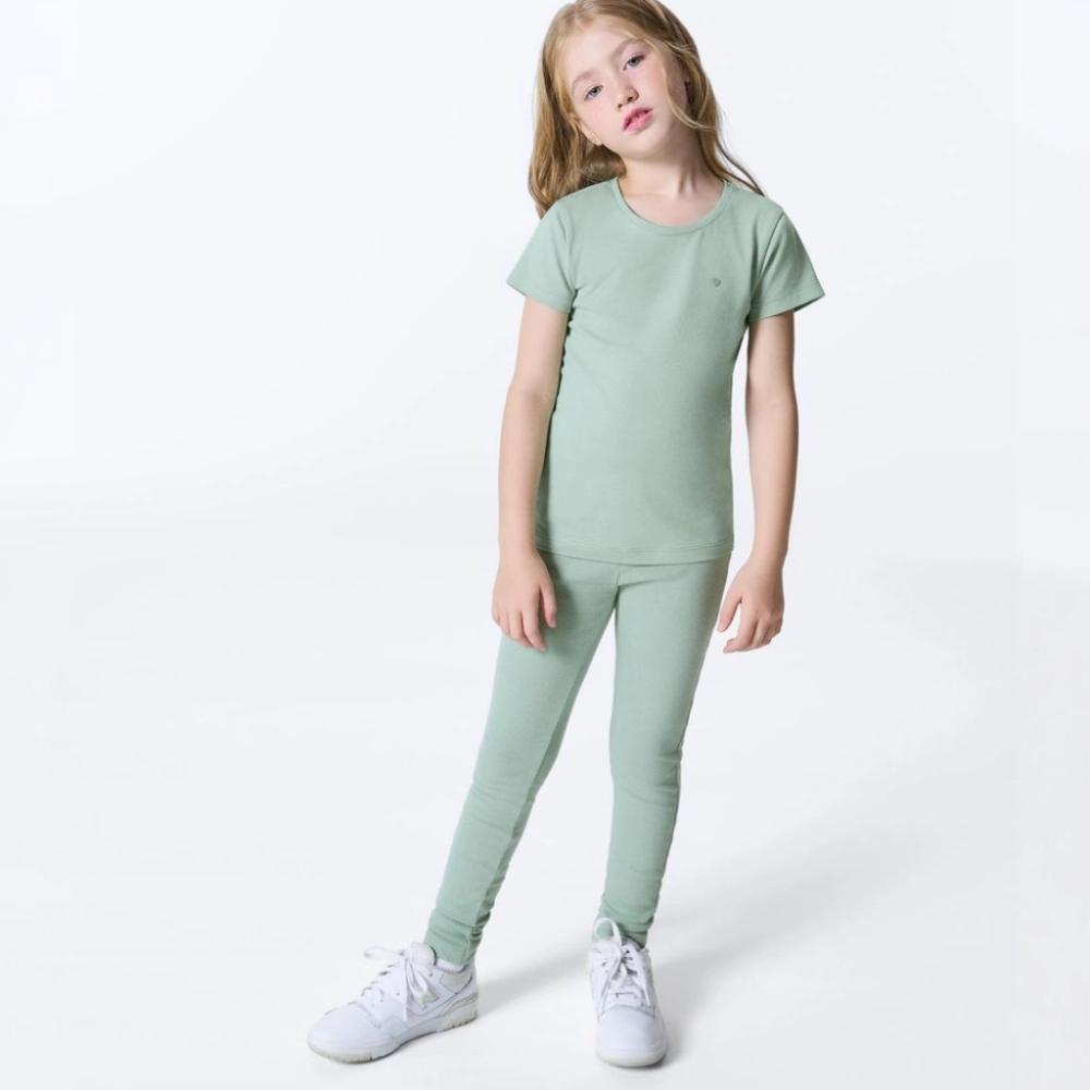 Camiseta Manga Curta Slim Hering Infantil Com Bordado Coração Feminina - Verde