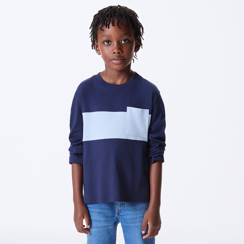 Camiseta Manga Longa com Bolso Marinho Hering Infantil - Masculina